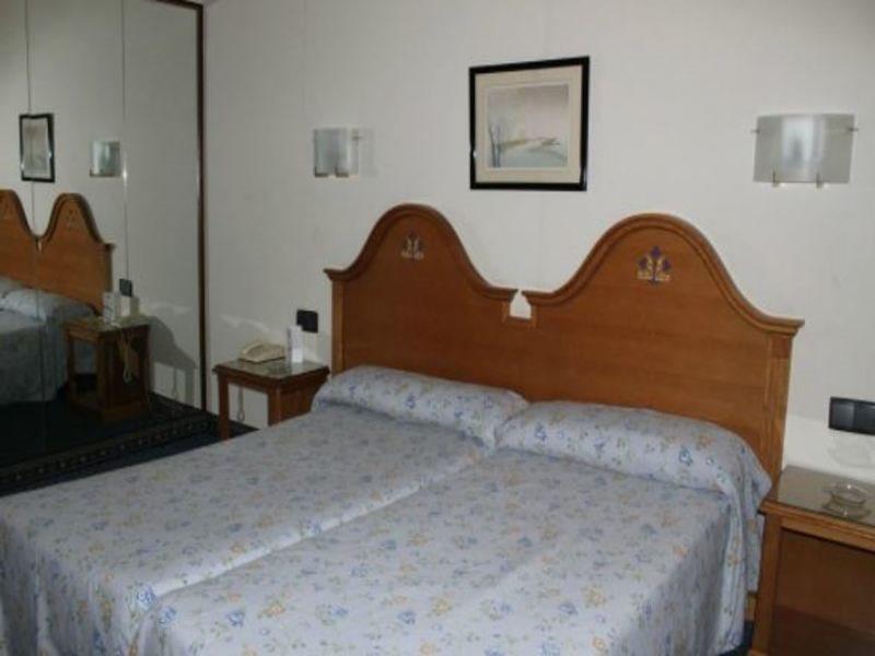 Hotel Ebora By Vivere Stays Talavera de la Reina Luaran gambar