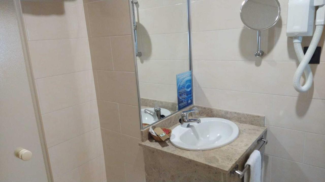 Hotel Ebora By Vivere Stays Talavera de la Reina Luaran gambar