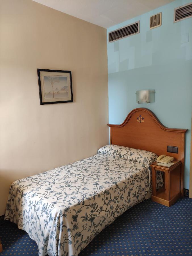 Hotel Ebora By Vivere Stays Talavera de la Reina Luaran gambar